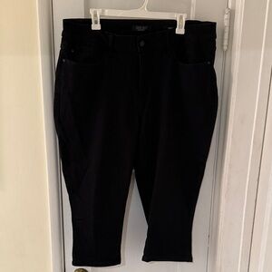 Judy Blue Women's Black Cropped Jeans